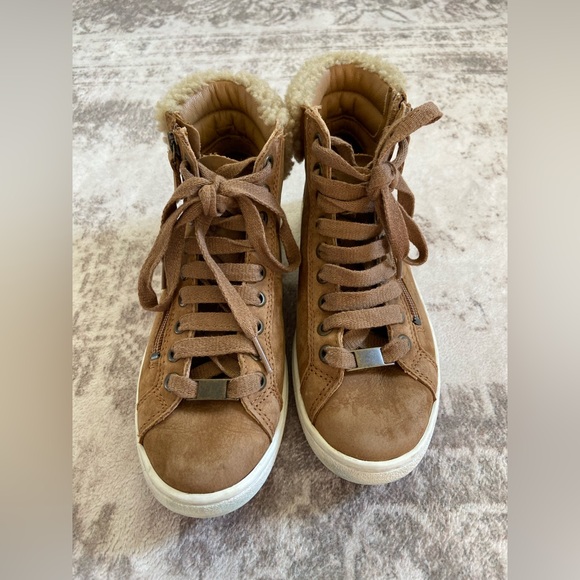 UGG Olive Sneakers in Brown Shearling Trim with Side Zip Size 6.5 - Picture 3 of 14